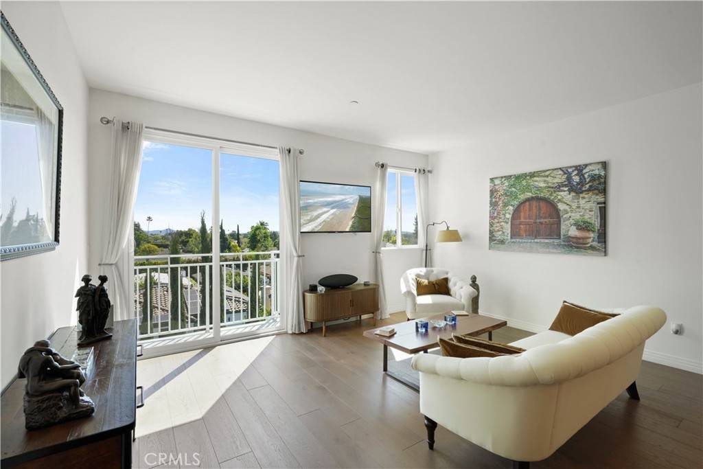 Valley Village, CA 91607,5818 Whitsett AVE #PH4