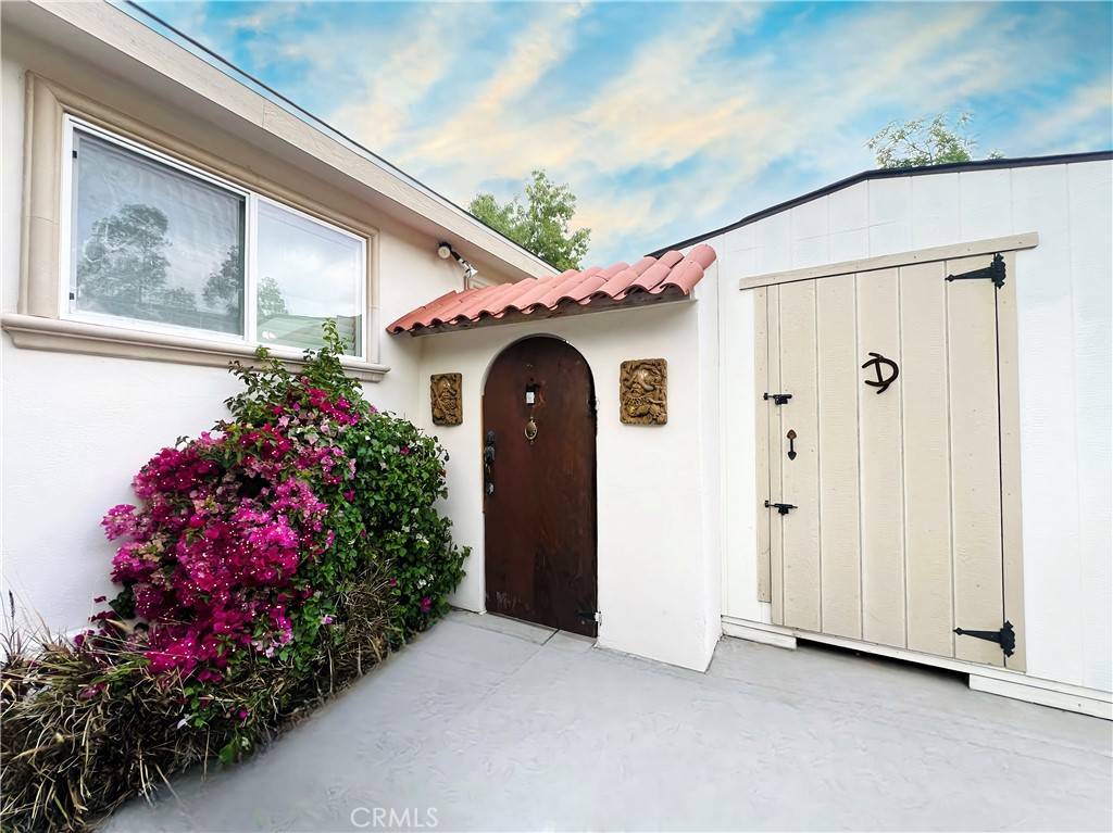 Calabasas, CA 91302,23777 Mulholland Hwy Space 35