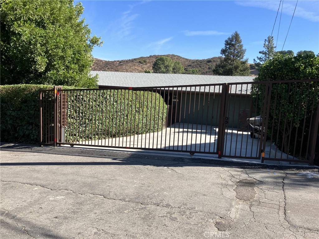 Calabasas, CA 91302,3548 Gladiola DR #A