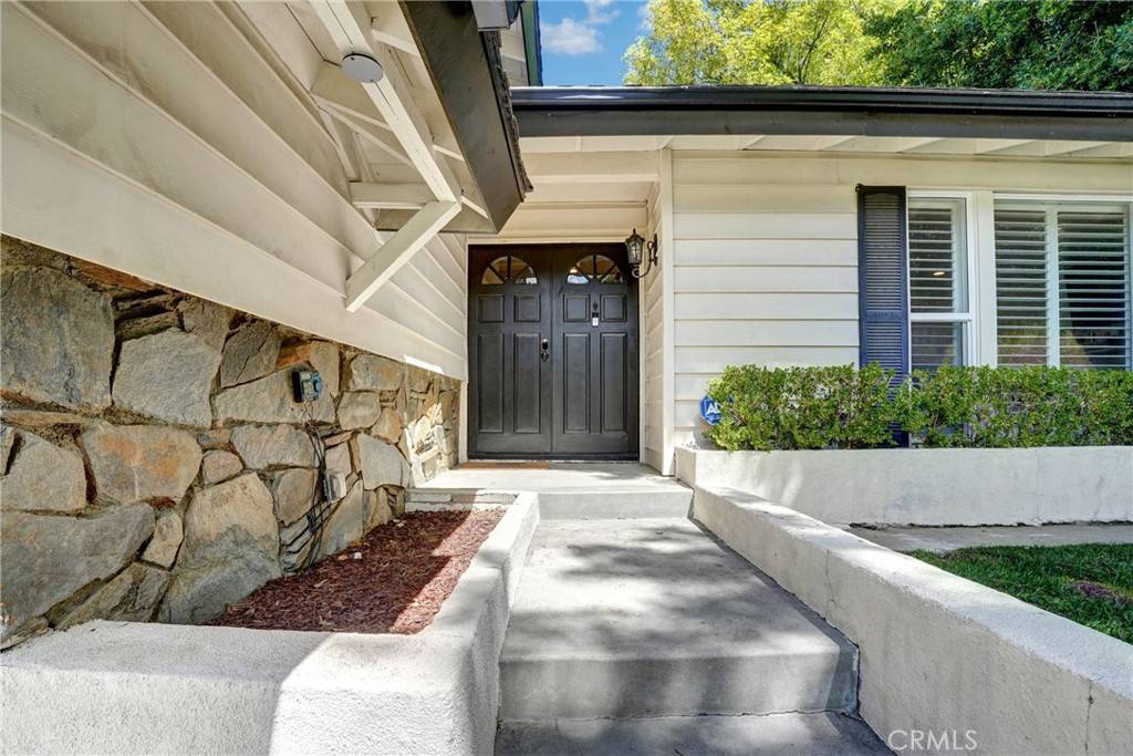 Woodland Hills, CA 91364,22605 Mulholland DR