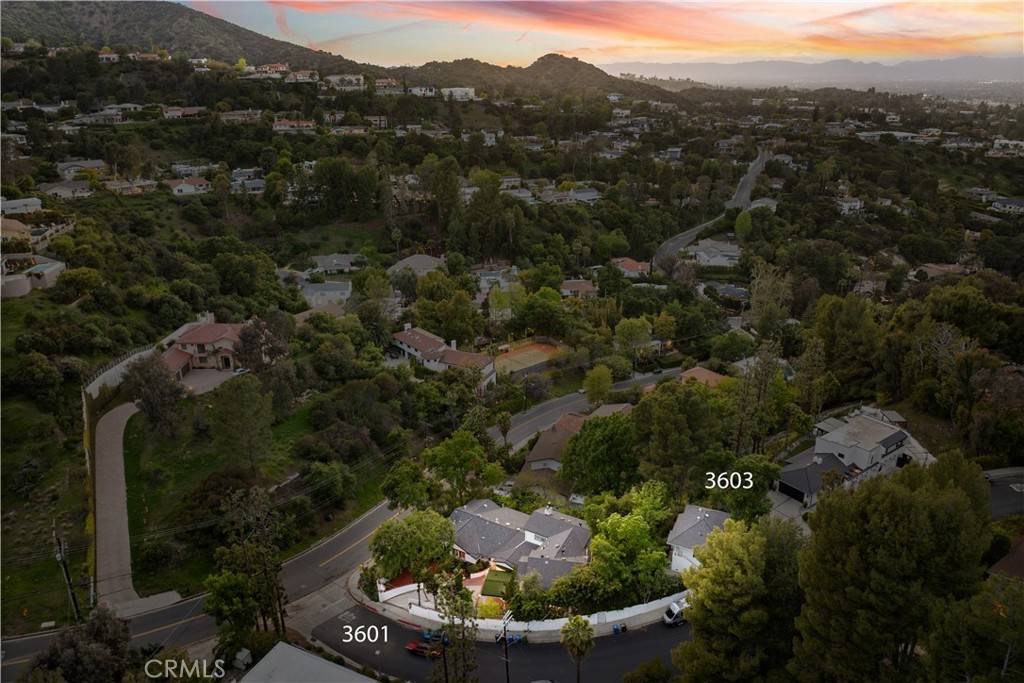 Encino, CA 91436,3601 Dellvale PL