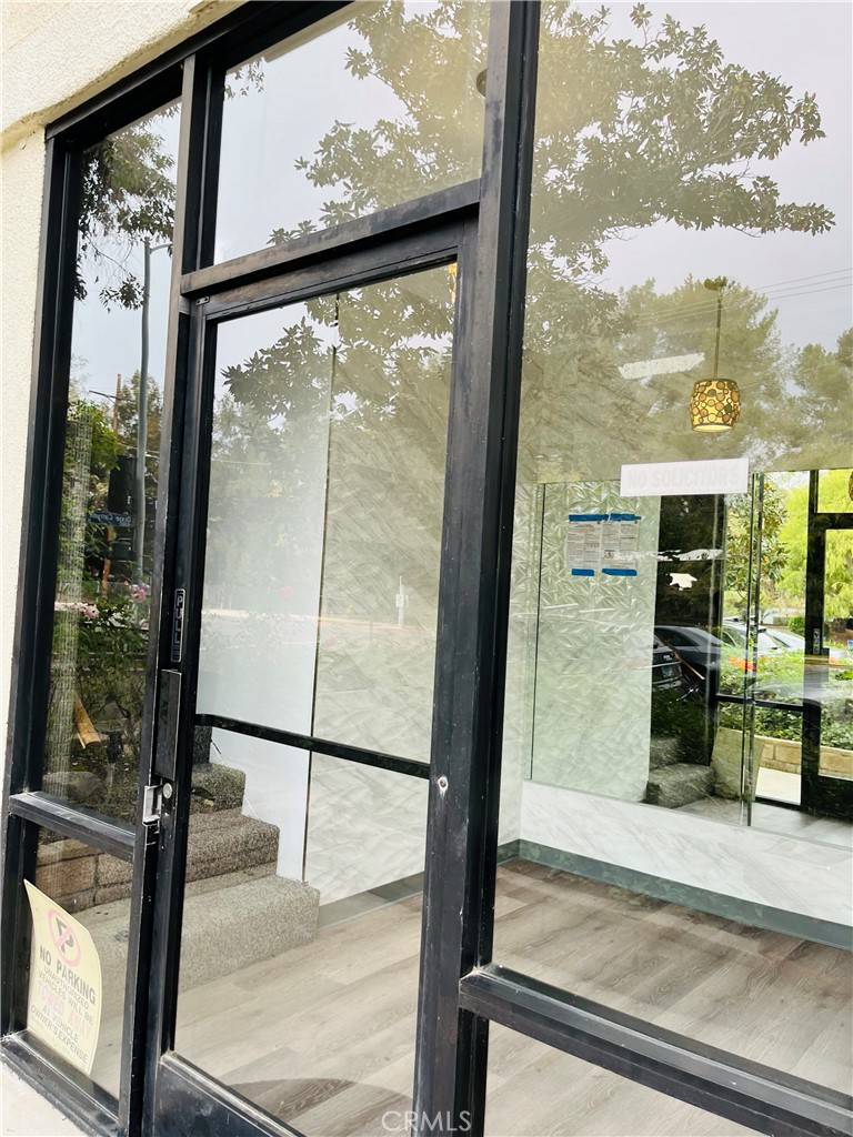 Sherman Oaks, CA 91423,13406 Moorpark #102