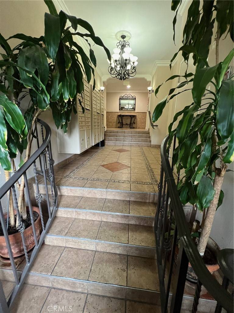 Valley Village, CA 91607,5257 Radford AVE #107