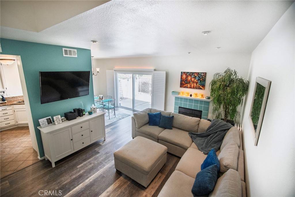 Saugus, CA 91390,22915 Banyan PL #251