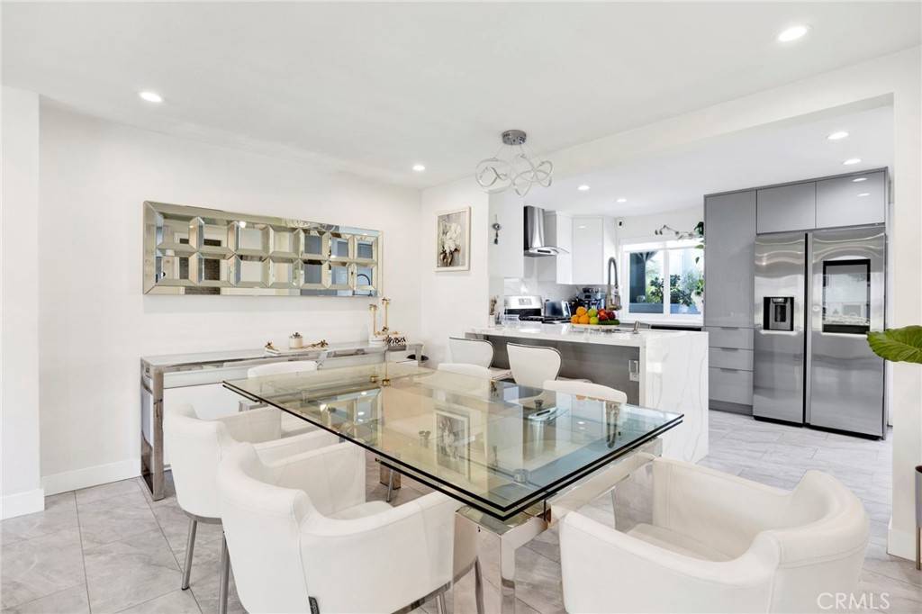 Thousand Oaks, CA 91361,278 Green Lea PL