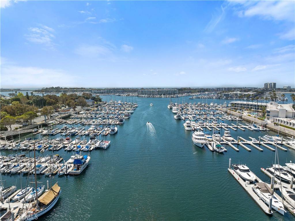 Marina Del Rey, CA 90292,4730 La Villa Marina #F