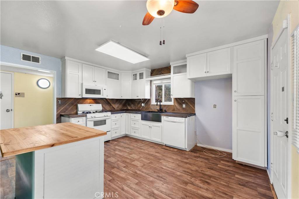 Rosamond, CA 93560,1564 Monte Vista AVE