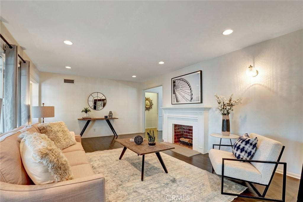 Valley Village, CA 91607,12819 Morrison ST