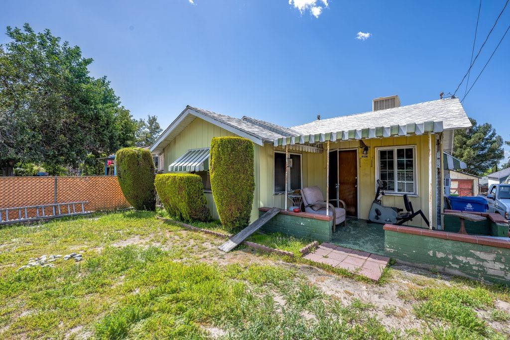 Tujunga, CA 91042,10621 Helendale AVE