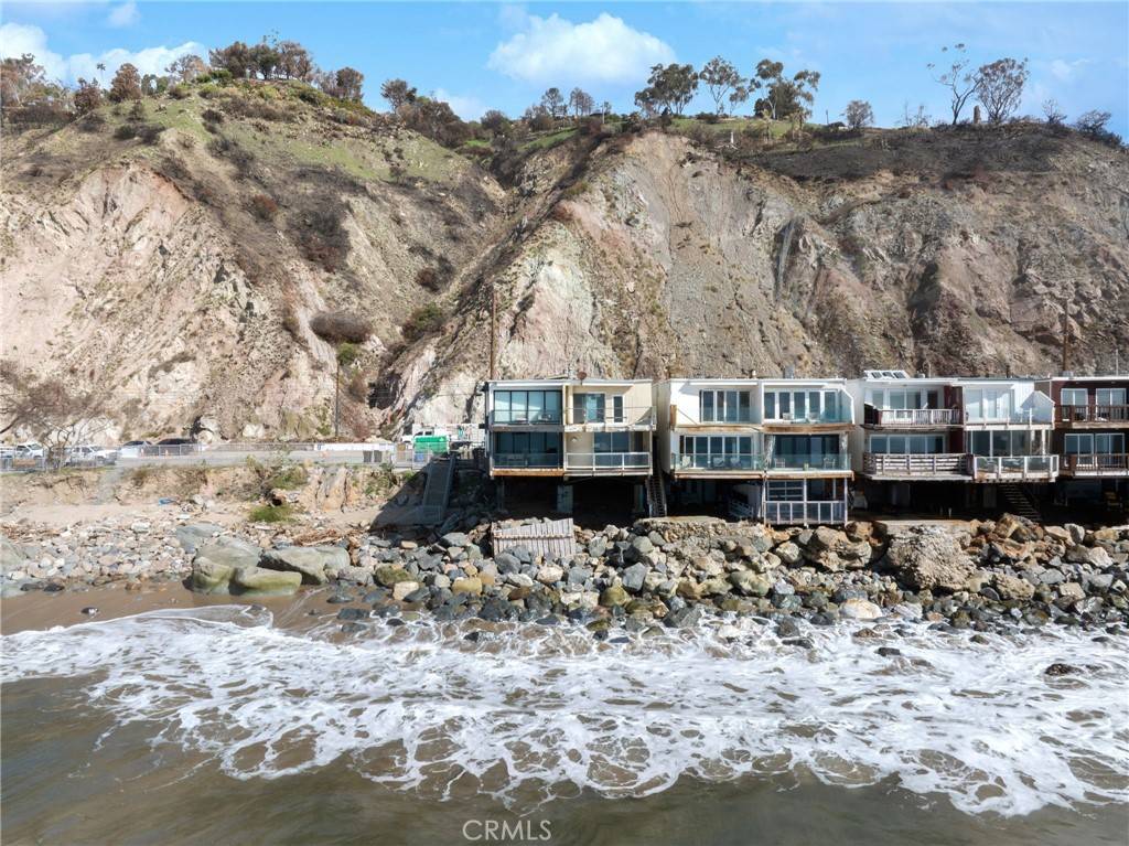 Malibu, CA 90265,20464 Pacific Coast