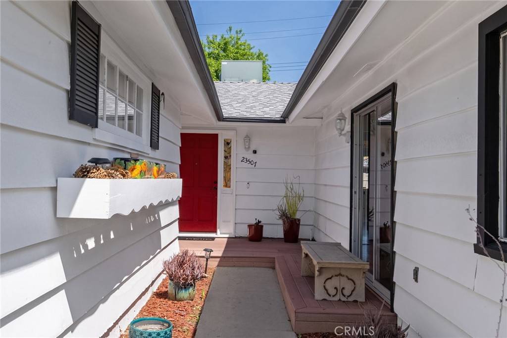 Woodland Hills, CA 91367,23507 Friar ST