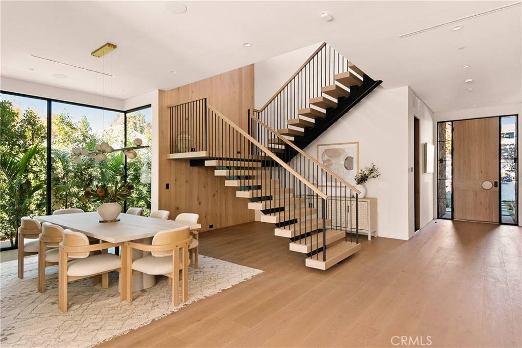 Valley Village, CA 91602,11556 Blix ST