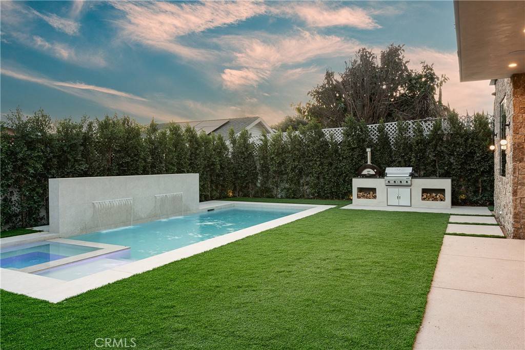 Valley Village, CA 91602,11556 Blix ST