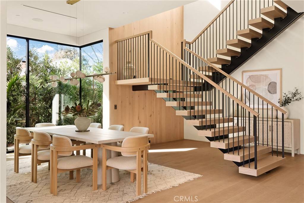 Valley Village, CA 91602,11556 Blix ST