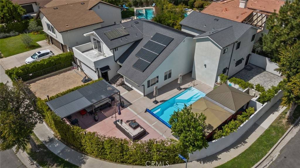 Woodland Hills, CA 91367,22835 Styles ST
