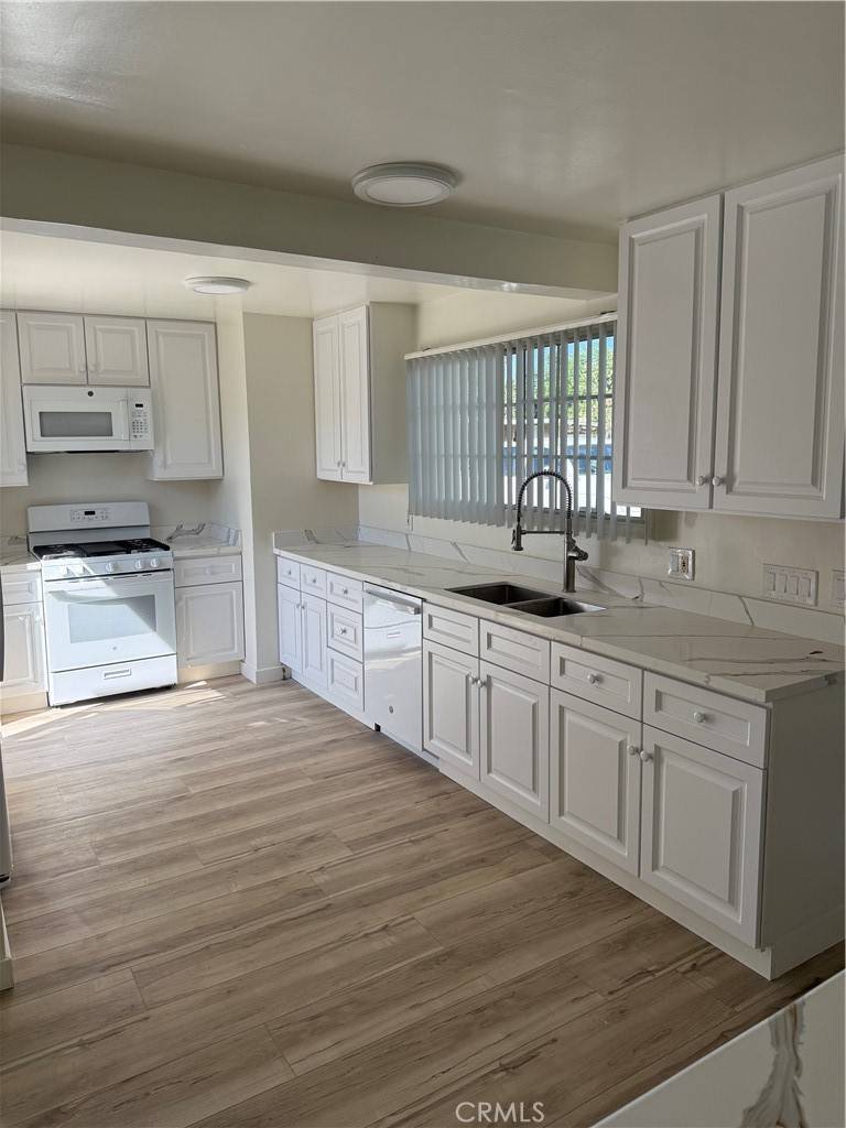 Winnetka, CA 91306,19736 Kittridge ST