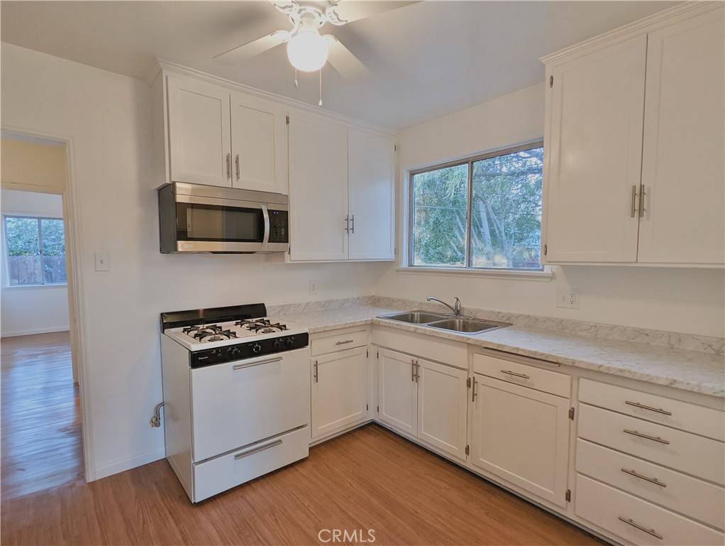 Panorama City, CA 91402,15239 Lorne ST