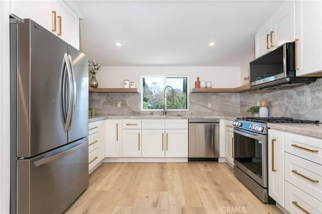 Northridge, CA 91325,17530 Lemarsh ST