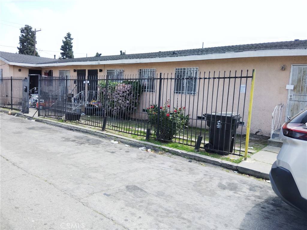 Los Angeles, CA 90044,11100 S New Hampshire AVE