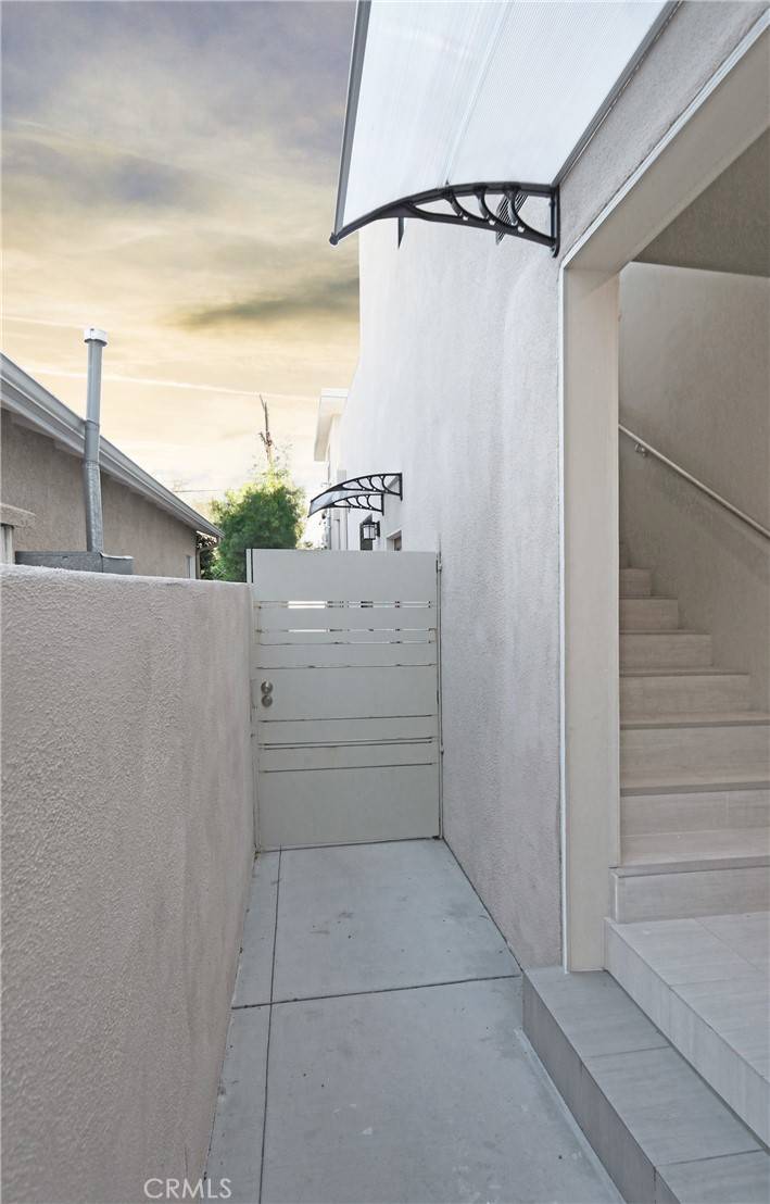 Sherman Oaks, CA 91401,5224 Lennox AVE #1/2