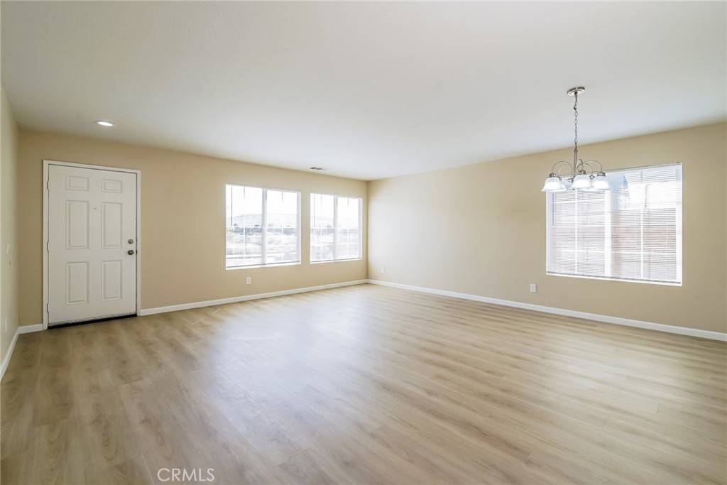 Lancaster, CA 93536,3259 W Avenue K4