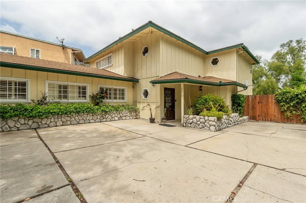 Woodland Hills, CA 91364,22781 Macfarlane DR