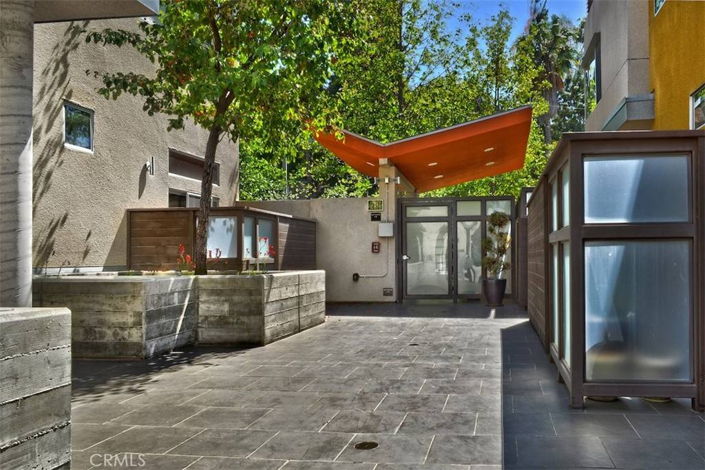 Studio City, CA 91604,11815 Laurelwood DR #1