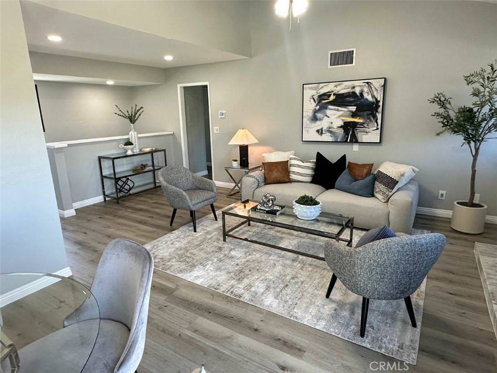 Canyon Country, CA 91351,27130 Hidaway Avenue #6