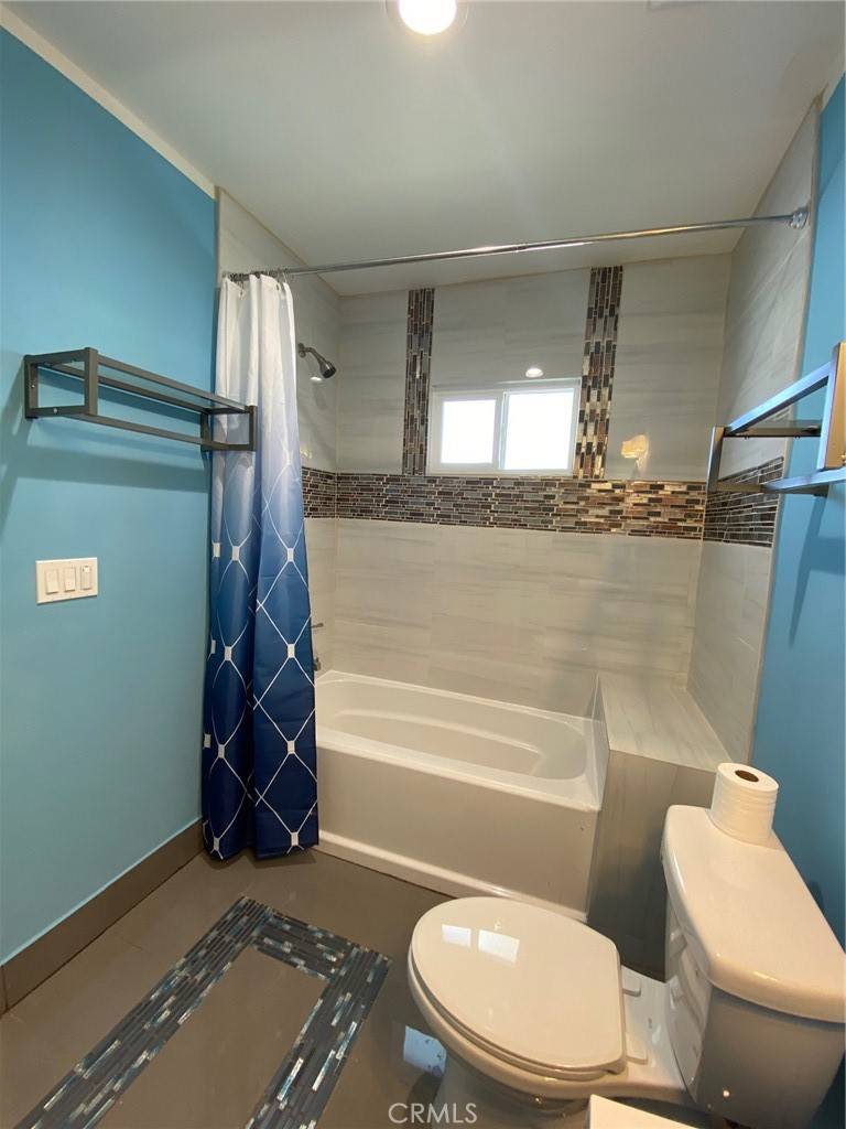 22360 Welby Way Woodland Hills, CA 91303