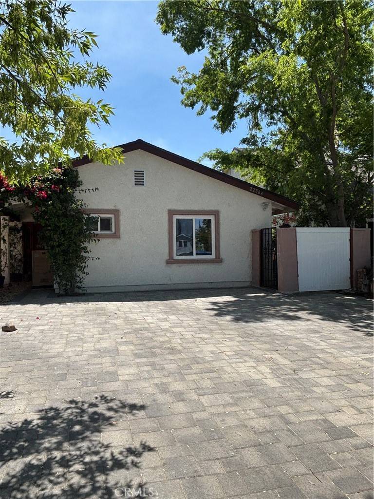 Woodland Hills, CA 91303,22360 Welby Way