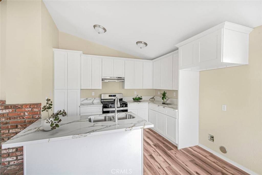 Lake Hughes, CA 93532,14760 Sunnydale DR