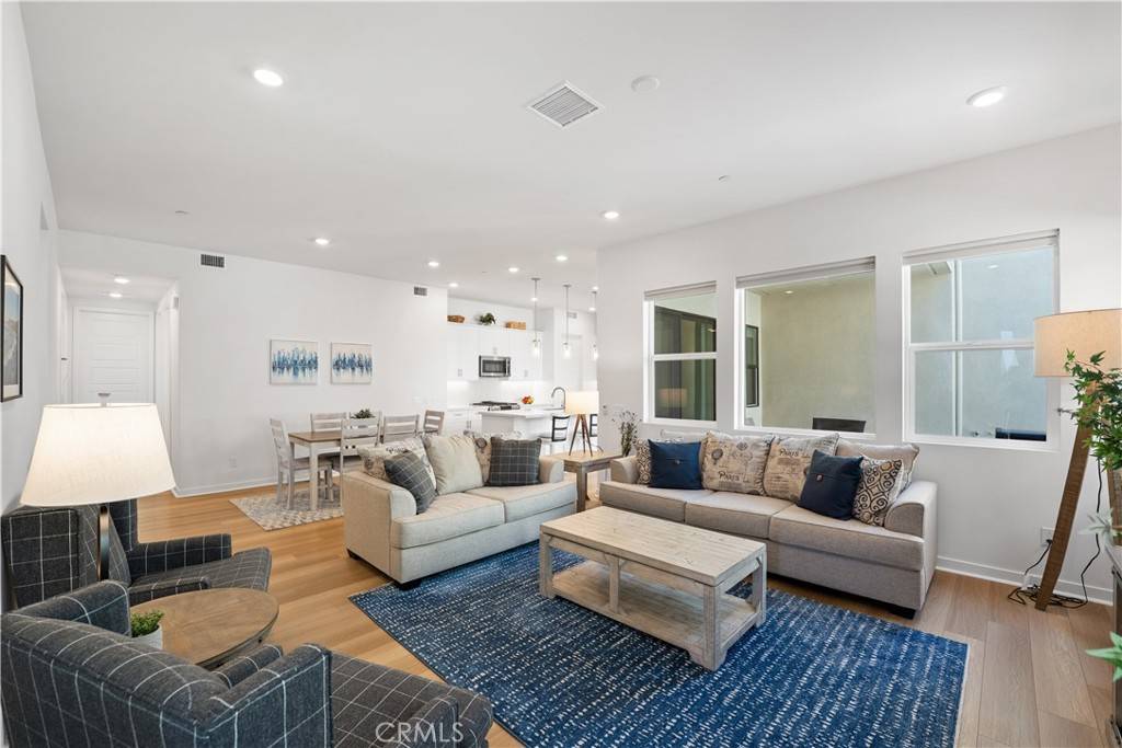 Valencia, CA 91381,26931 Goldfinch LN