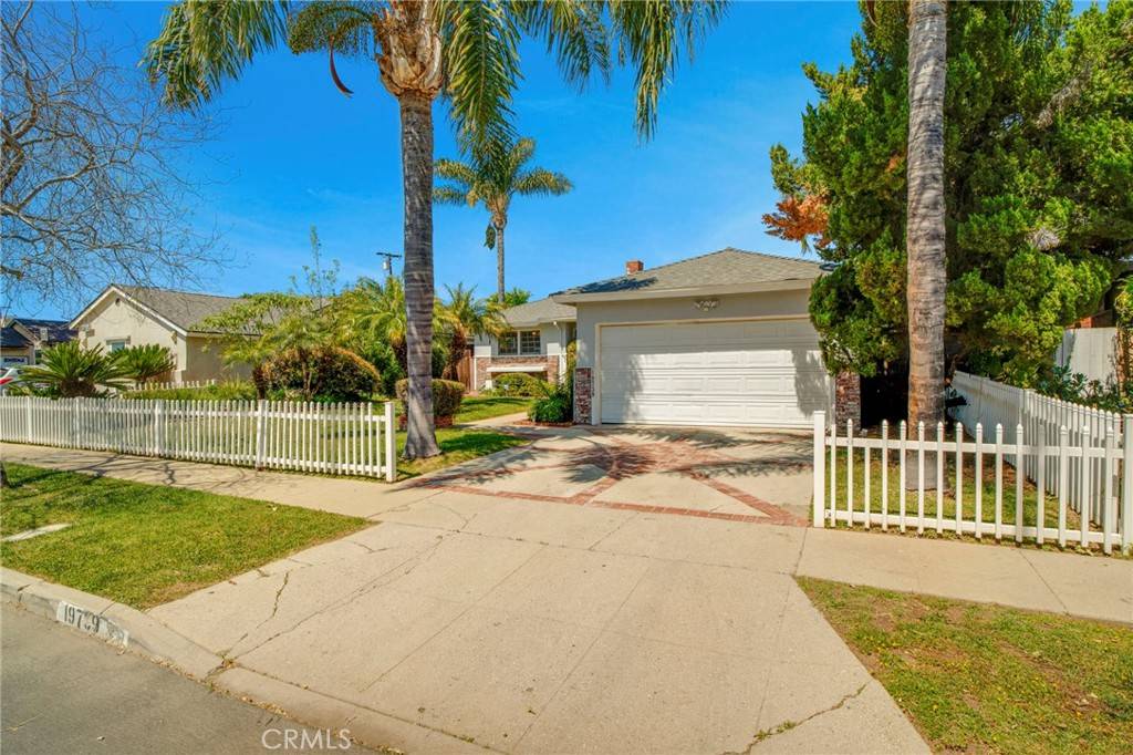Winnetka, CA 91306,19739 Bassett ST