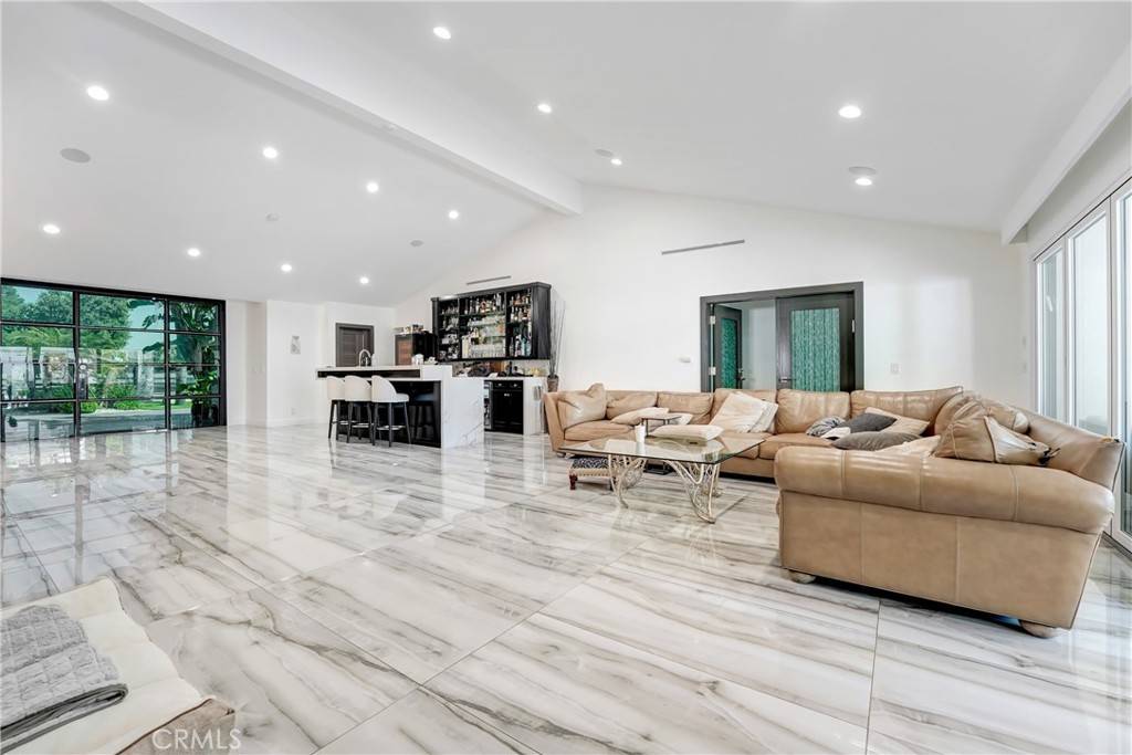 Woodland Hills, CA 91367,23104 Dolorosa ST