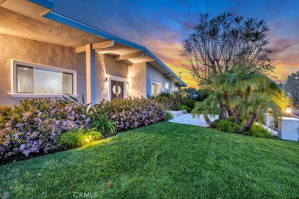 Woodland Hills, CA 91367,23747 Canzonet ST