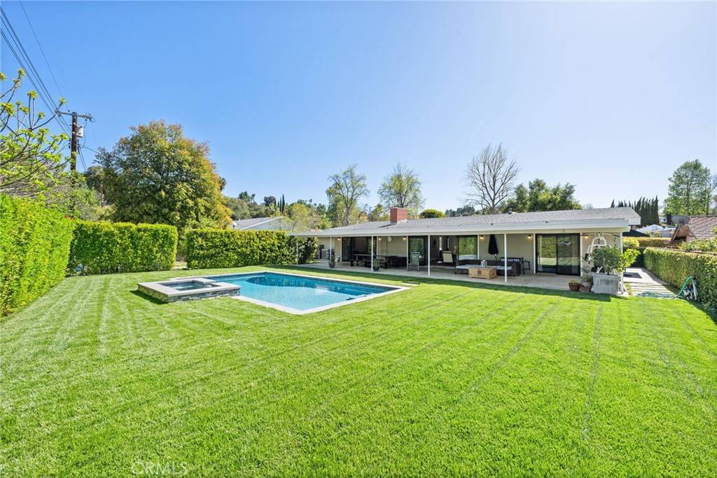 Woodland Hills, CA 91364,23055 Mosby ST