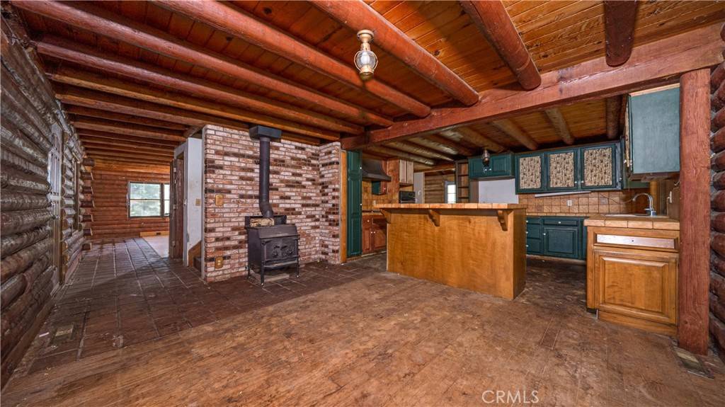 Crestline, CA 92325,23196 Brookside RD