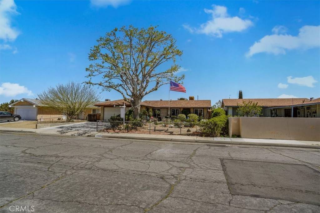 Lancaster, CA 93536,43056 Yew ST