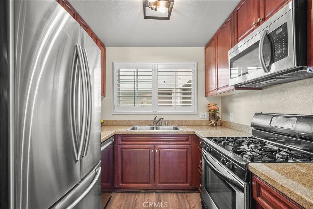 Woodland Hills, CA 91367,5510 Owensmouth AVE #206