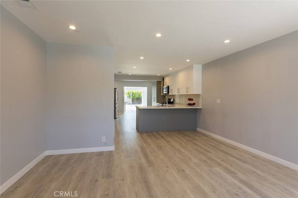 Encino, CA 91316,17710 Martha ST