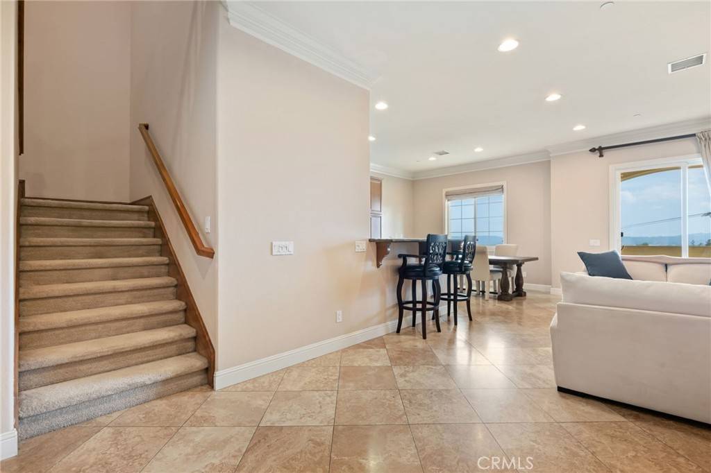 Chatsworth, CA 91311,21976 Cortina PL
