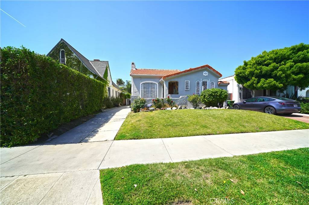 Los Angeles, CA 90036,517 N Mansfield AVE
