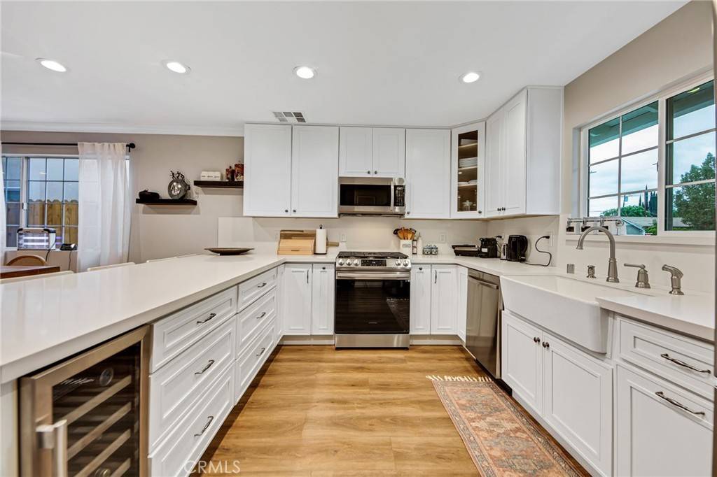 West Hills, CA 91307,6908 Royer AVE