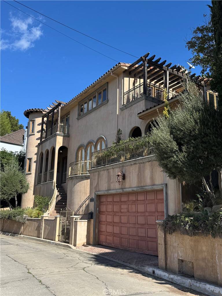 Los Angeles, CA 90068,2604 Rutherford DR