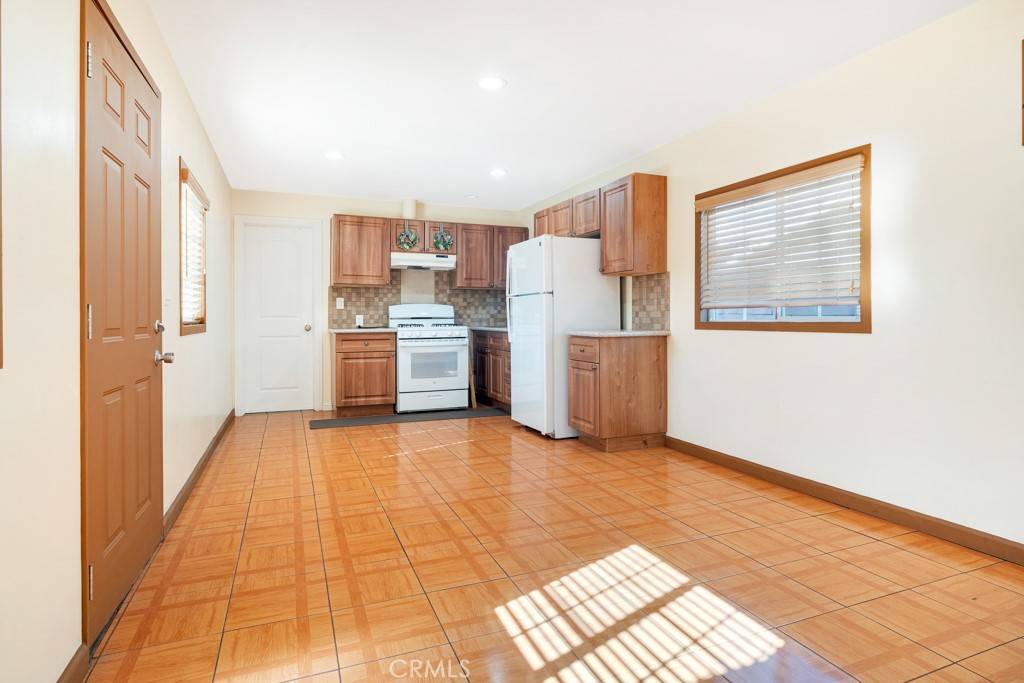 North Hollywood, CA 91606,6516 Gentry Ave