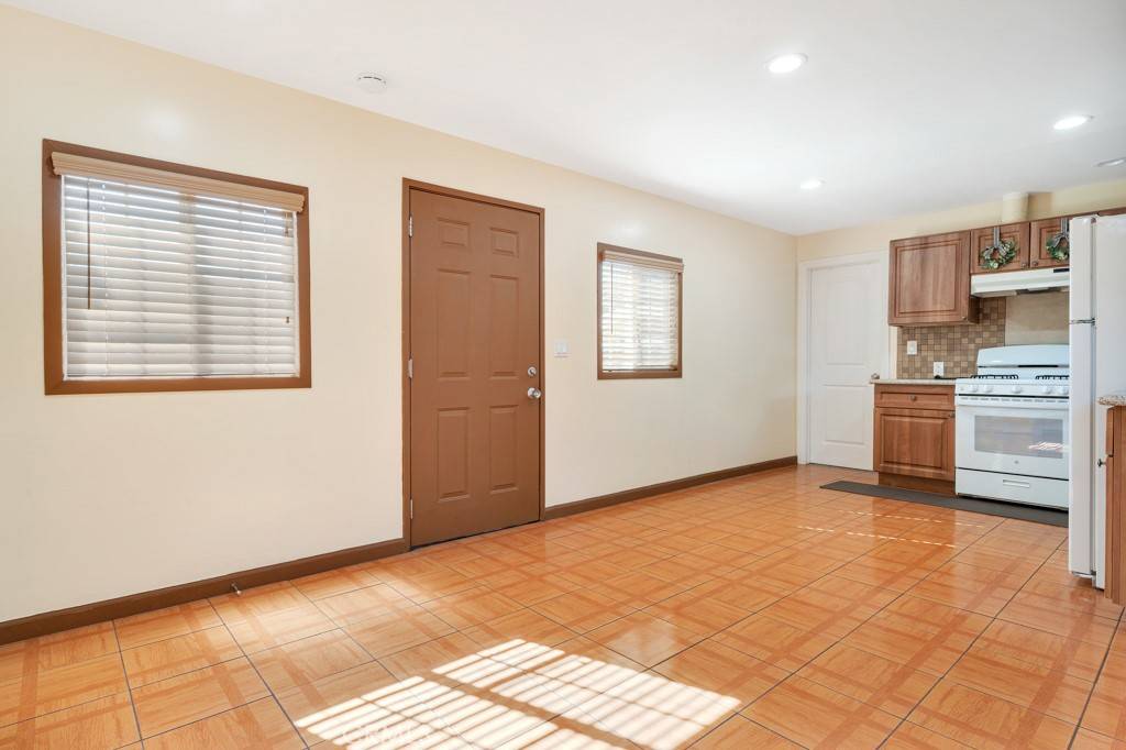 North Hollywood, CA 91606,6516 Gentry Ave