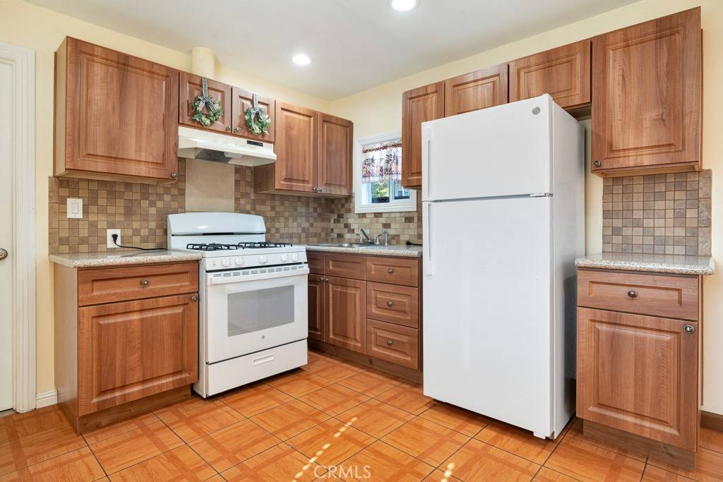 North Hollywood, CA 91606,6516 Gentry Ave