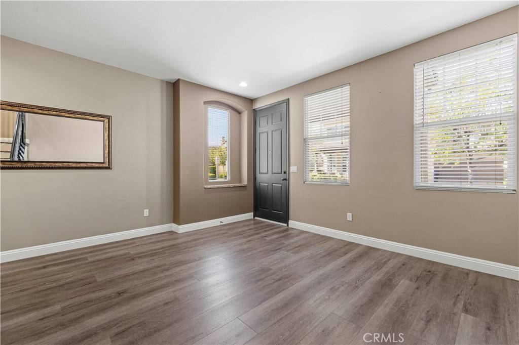 Valencia, CA 91354,28920 Via Adelena