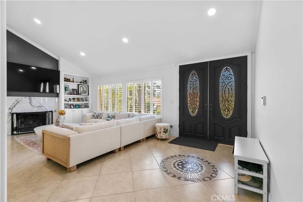 Agoura Hills, CA 91301,28820 Calabria DR