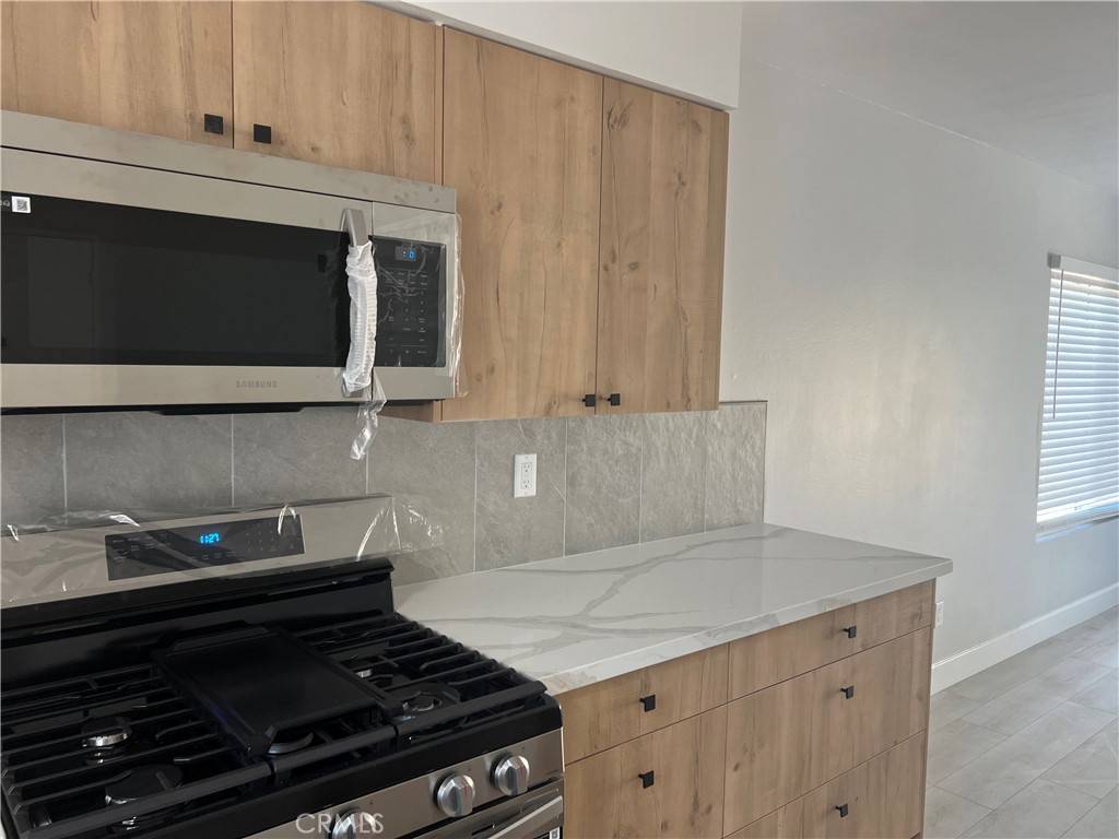 Reseda, CA 91335,7561 Donna AVE